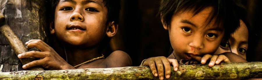 Kids in a small village close to Pak Ou Caves